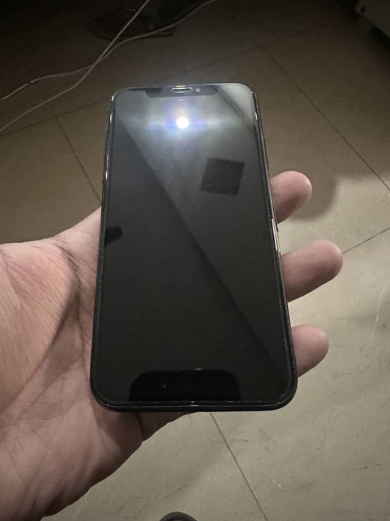 Apple iPhone X 4