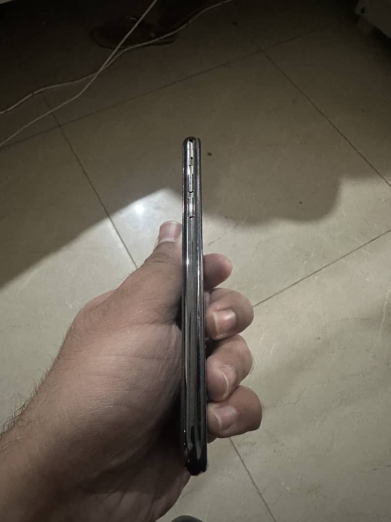 Apple iPhone X 5