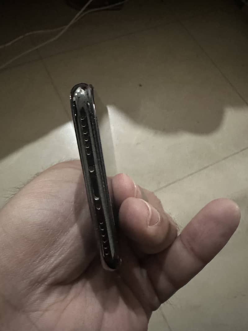 Apple iPhone X 6
