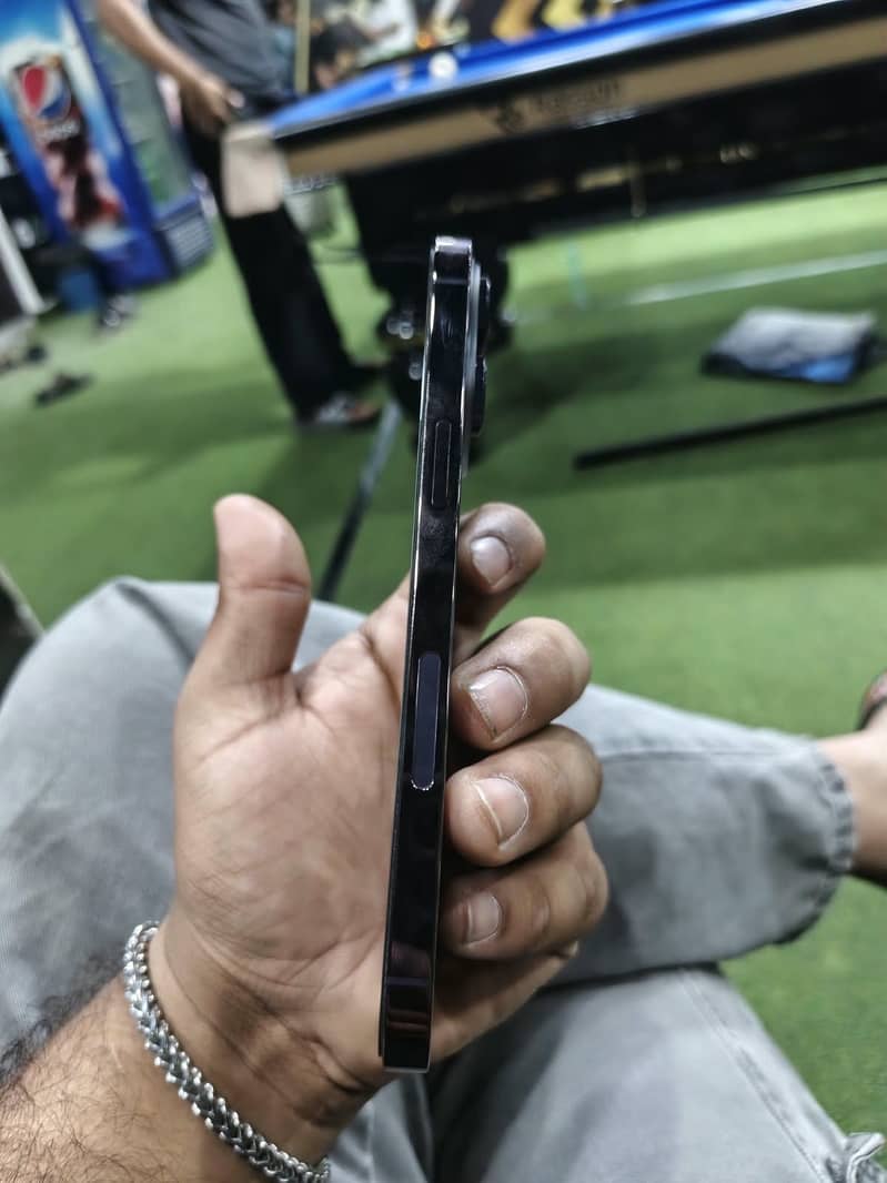 Apple iPhone 14 Pro Max 2