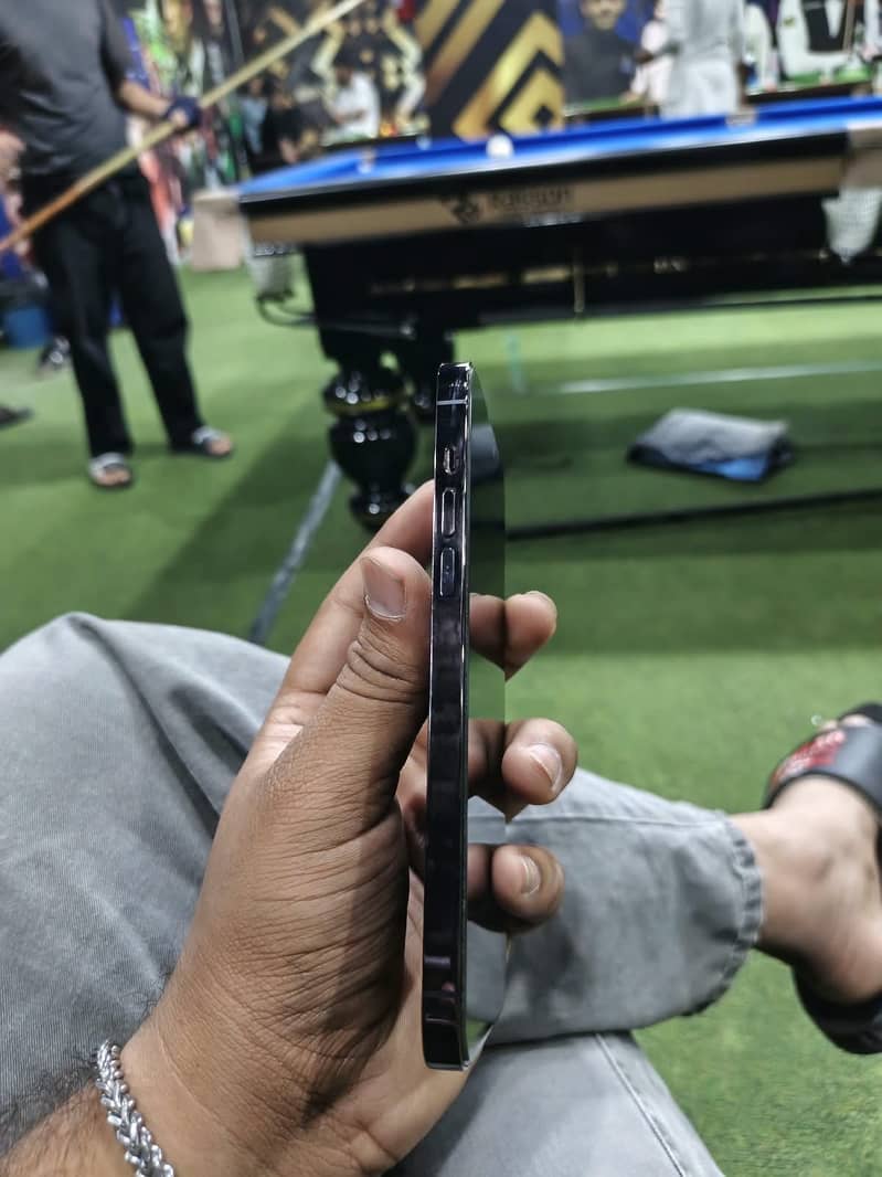 Apple iPhone 14 Pro Max 4