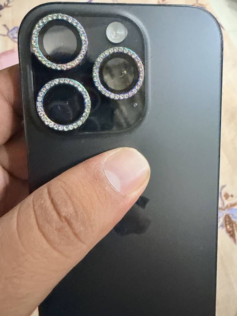 Apple iPhone 16 Pro 1