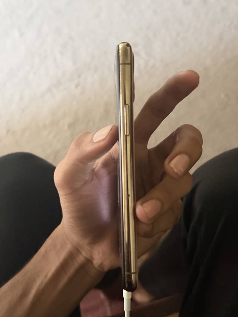 Apple iPhone 11 Pro 2
