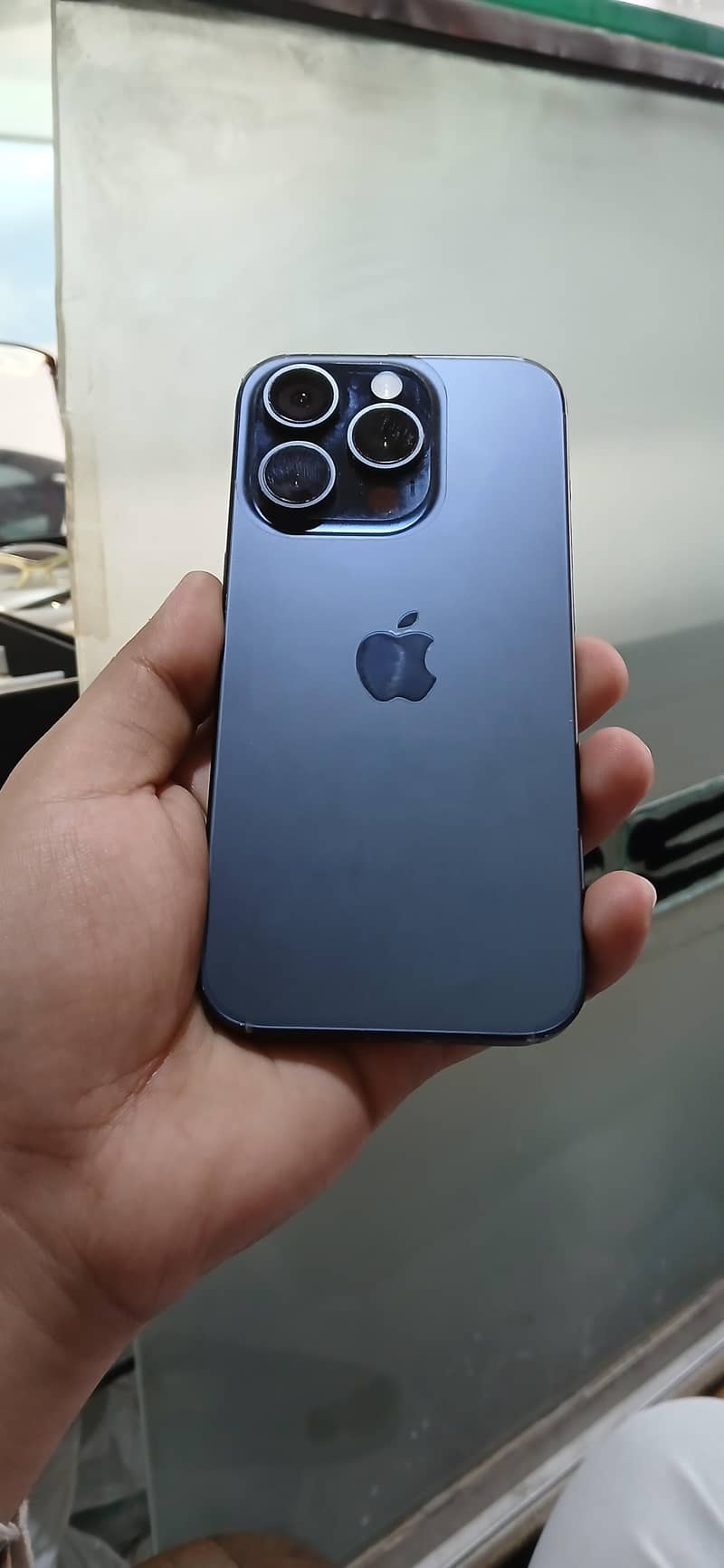 Apple iPhone 15 Pro 2