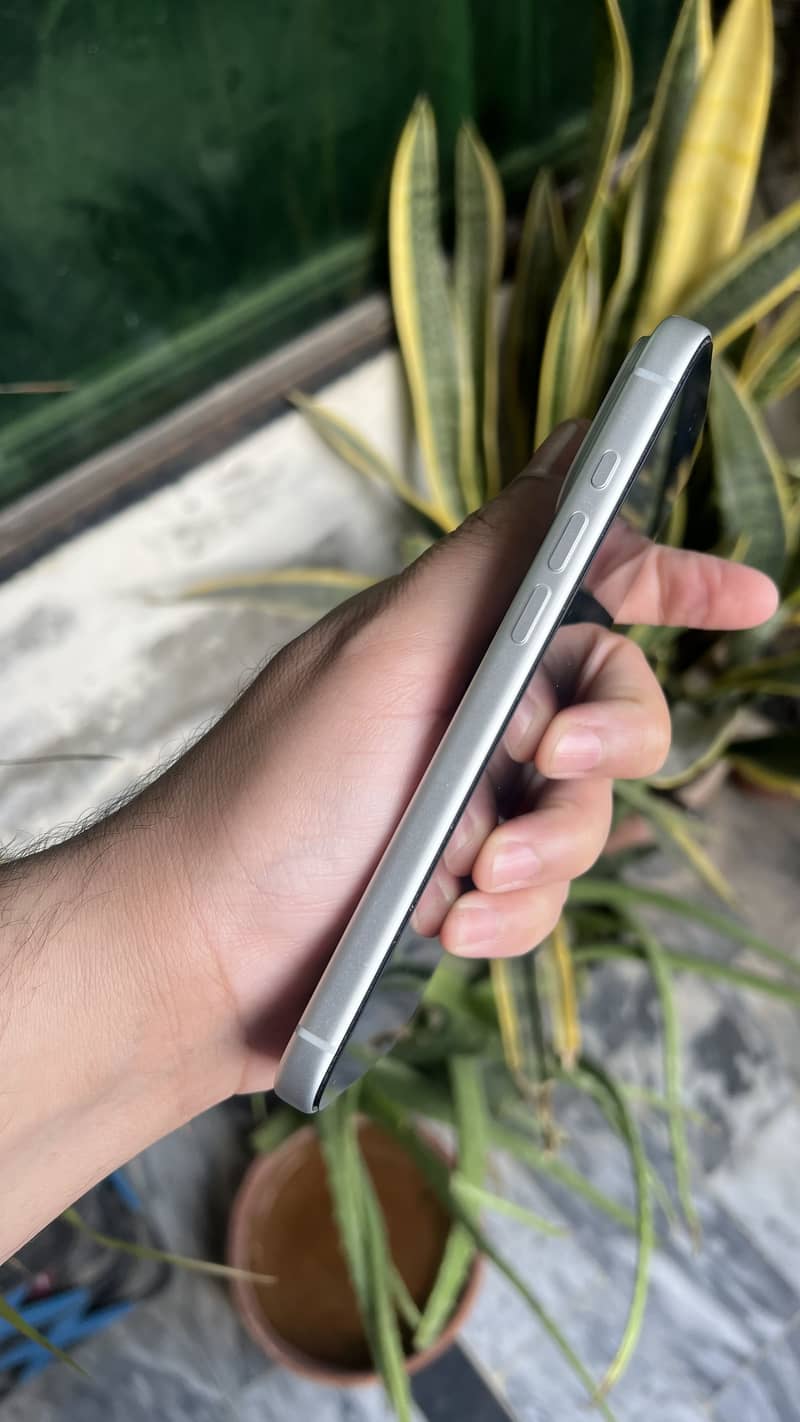 Apple iPhone 17 Pro Max 4