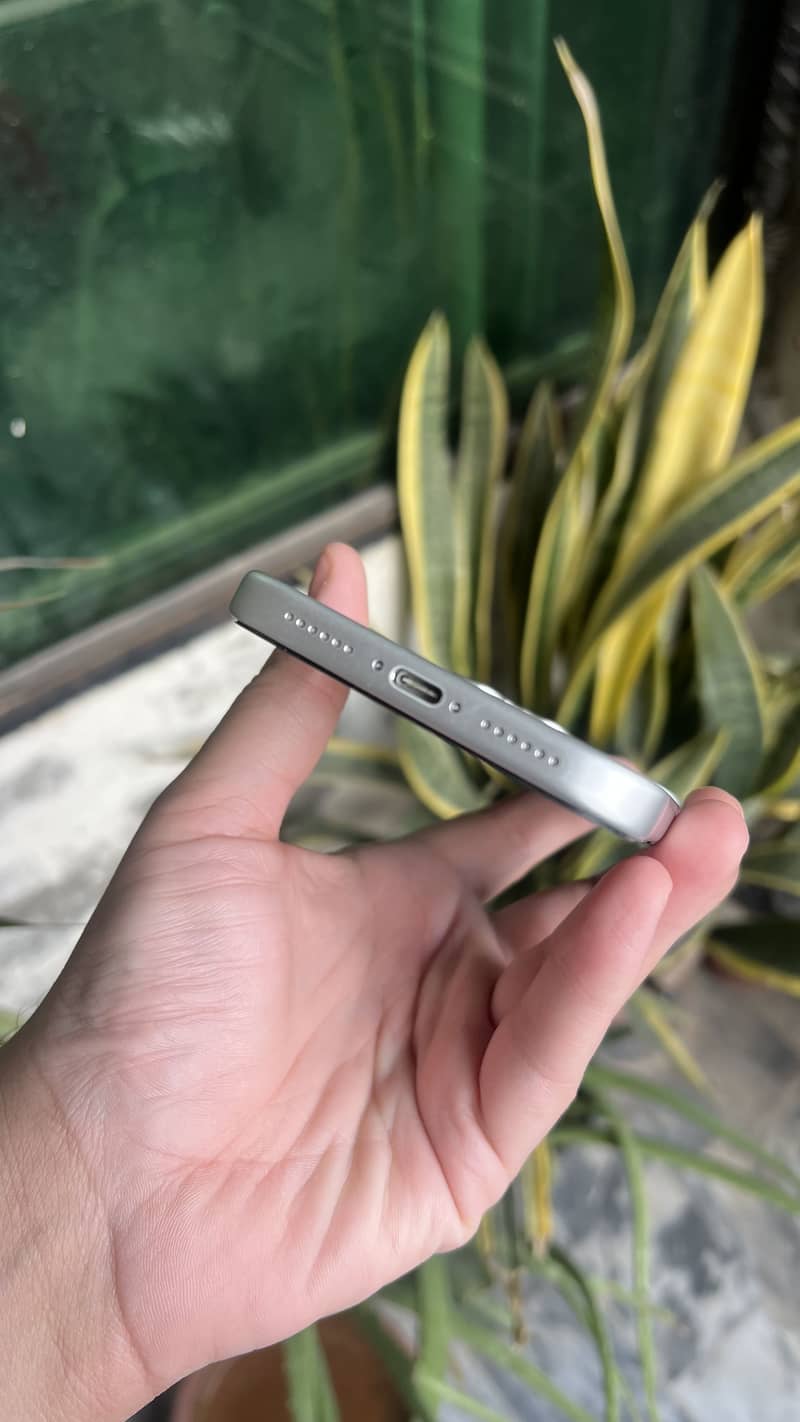 Apple iPhone 17 Pro Max 5