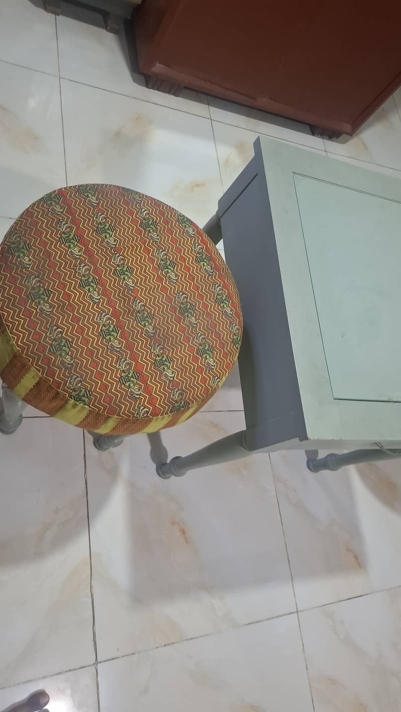 Square Table with drawer and stools 1
