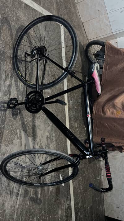 Black Sports Cycle/Racer Cycle-700C 21 speed Good condition
