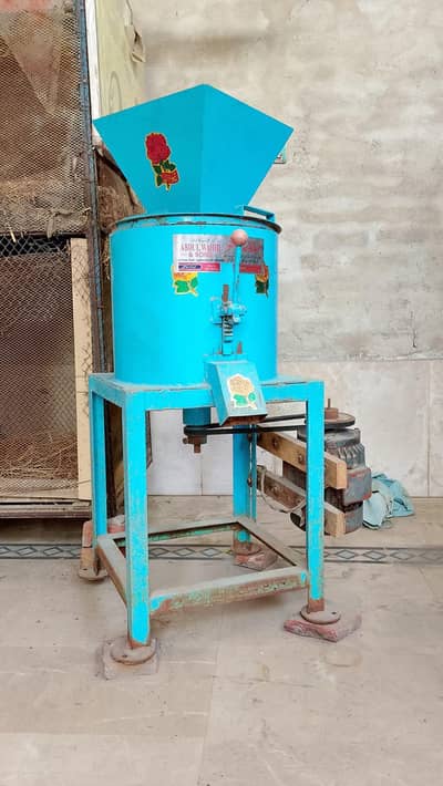 chakki grinder for red chilli / haldi etc.