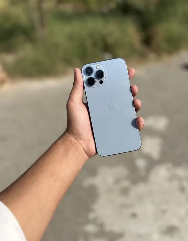 Apple iPhone 13 Pro 0