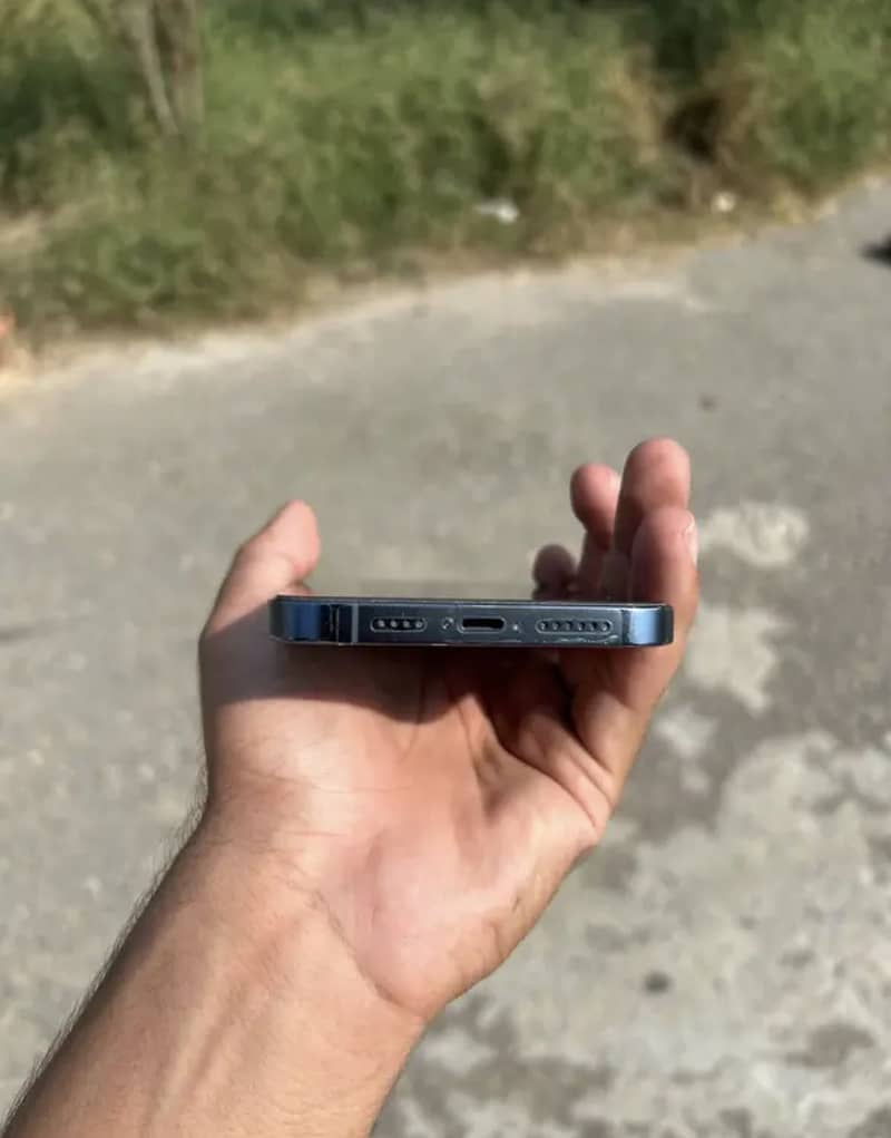 Apple iPhone 13 Pro 3