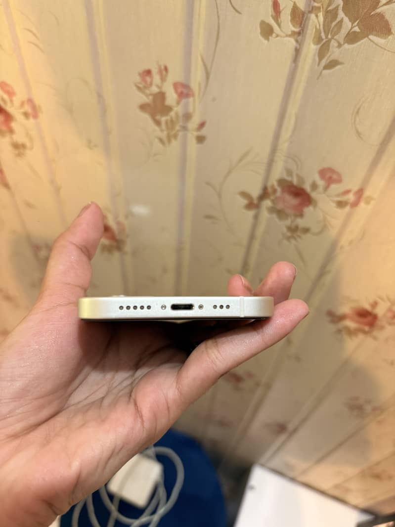 Apple iPhone 12 3