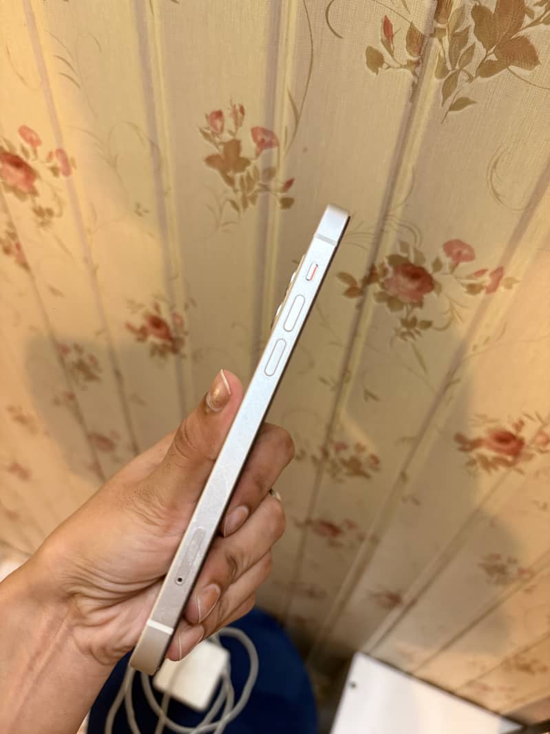Apple iPhone 12 5