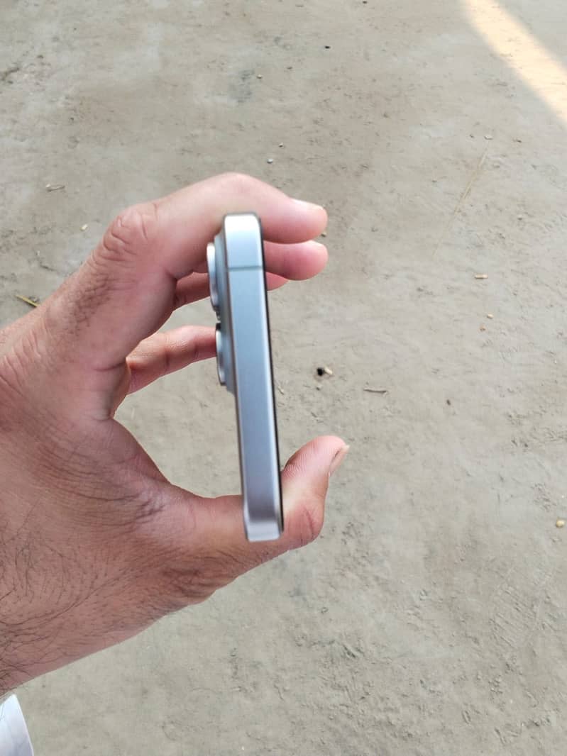 Apple iPhone 15 Pro Max 1