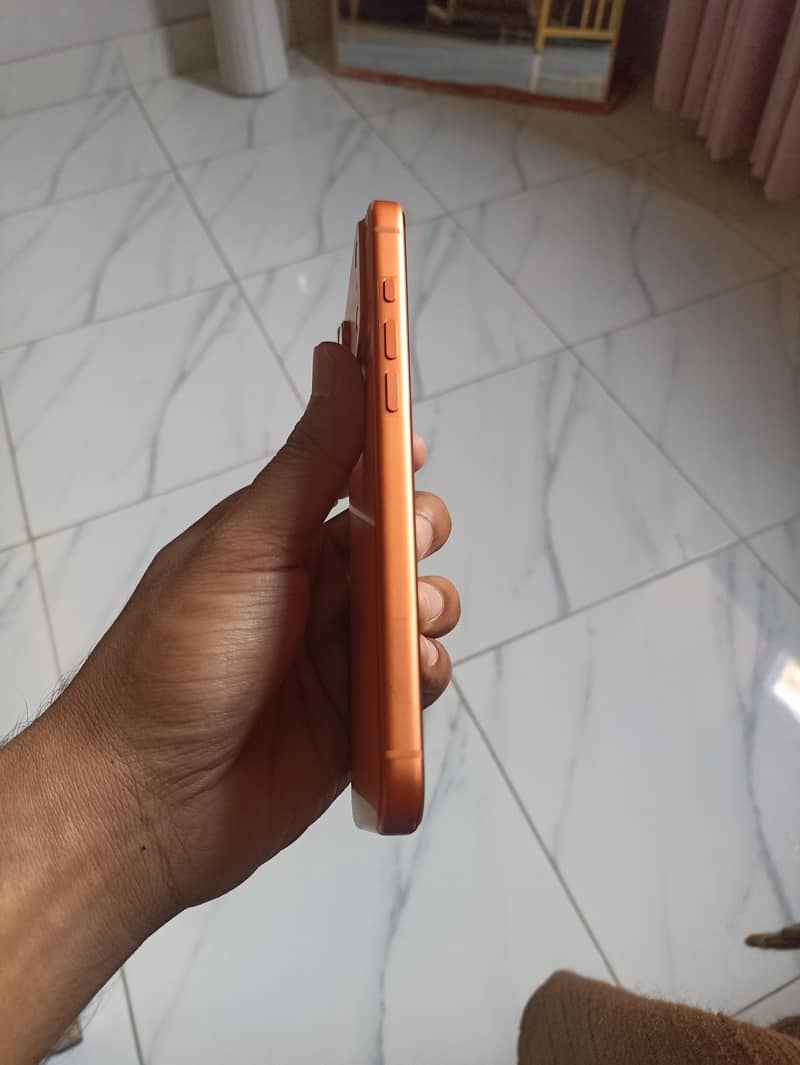 Apple iPhone 17 Pro Max 4