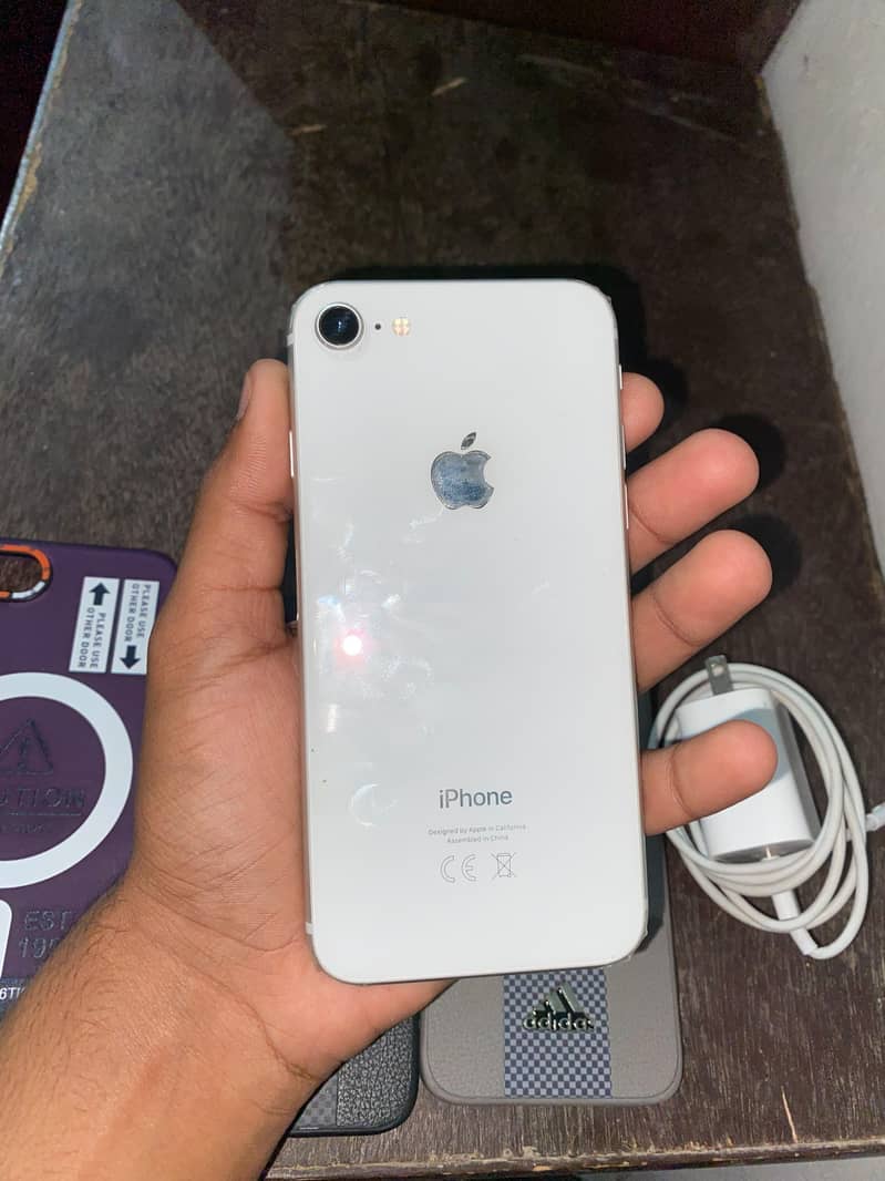 Apple iPhone 8 1