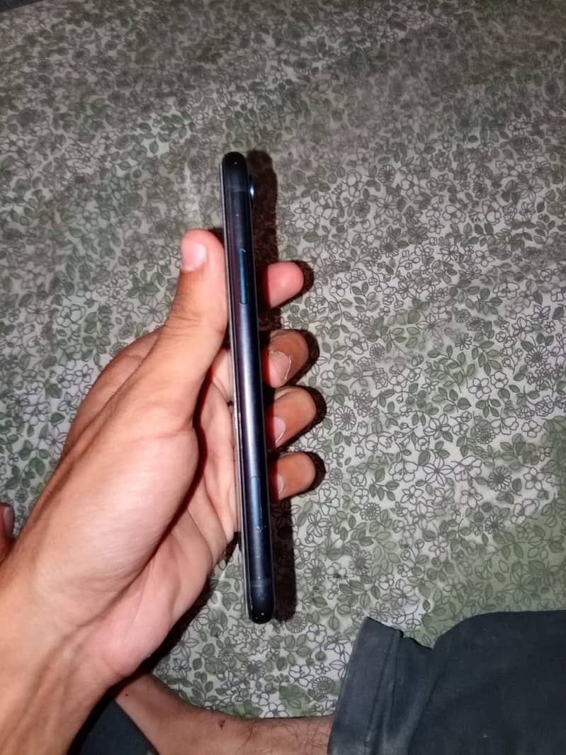 Apple iPhone XR 6