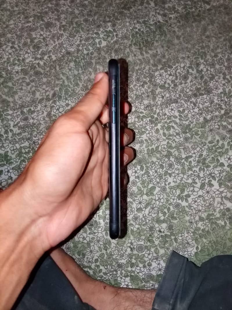 Apple iPhone XR 10