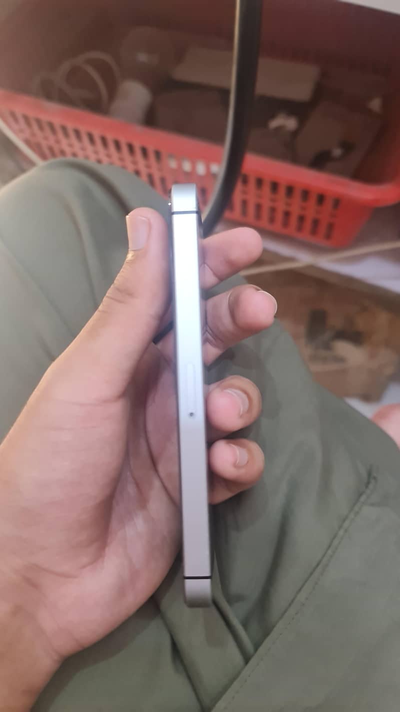 Apple iPhone SE 3
