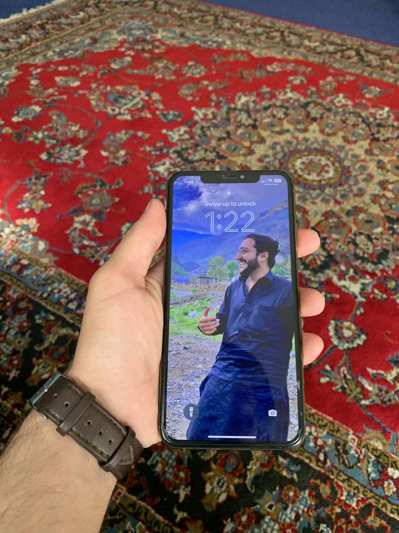 Apple iPhone XS Max 3