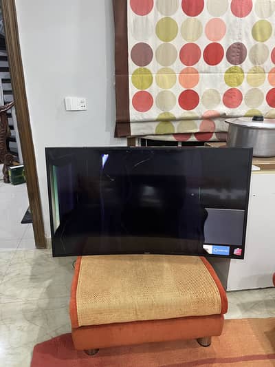 Samsung 49” Curved Ultra HD TV DAMAGED Panel