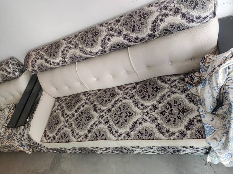 7 seater sofa 0