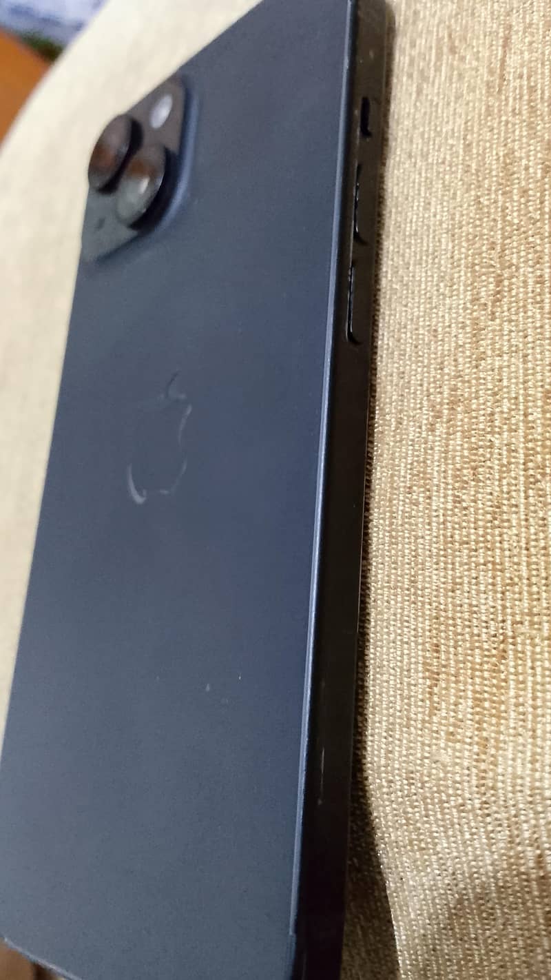 Apple iPhone 15 3