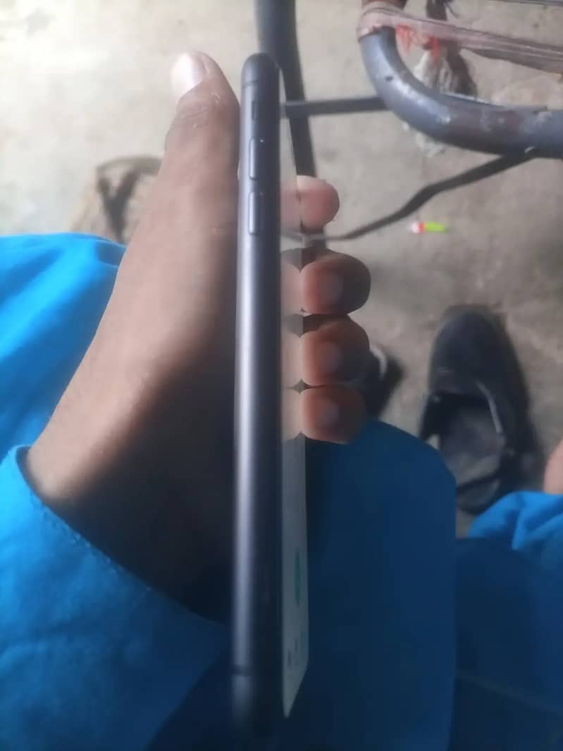 Apple iPhone 11 0