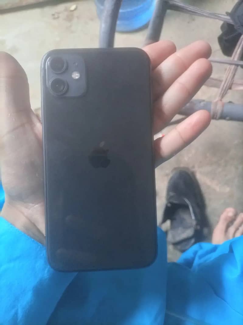 Apple iPhone 11 4