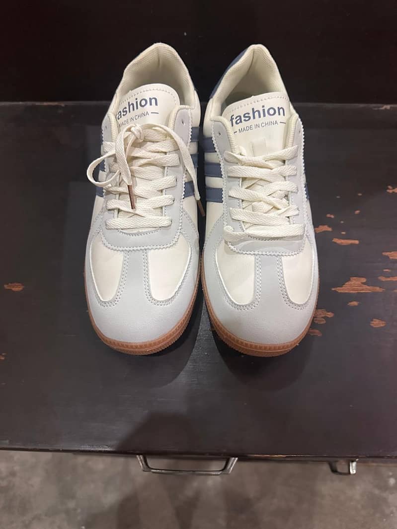 White shoes 0