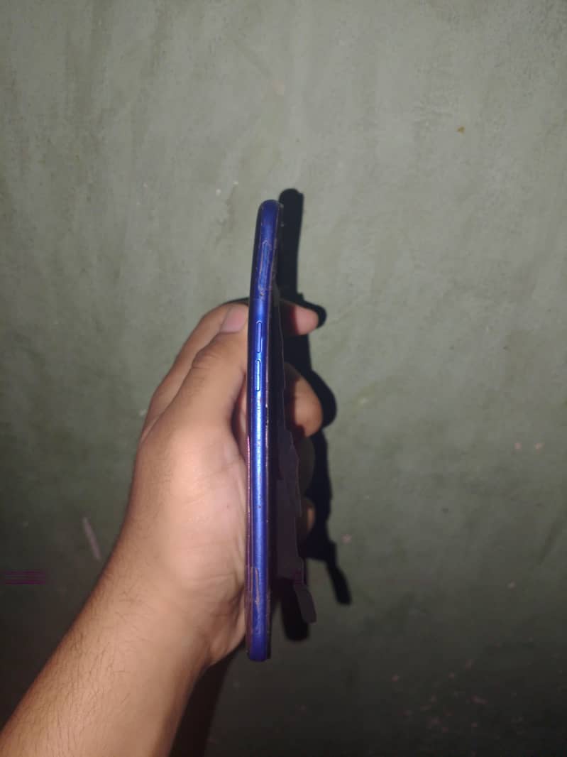 OPPO A5S. 1