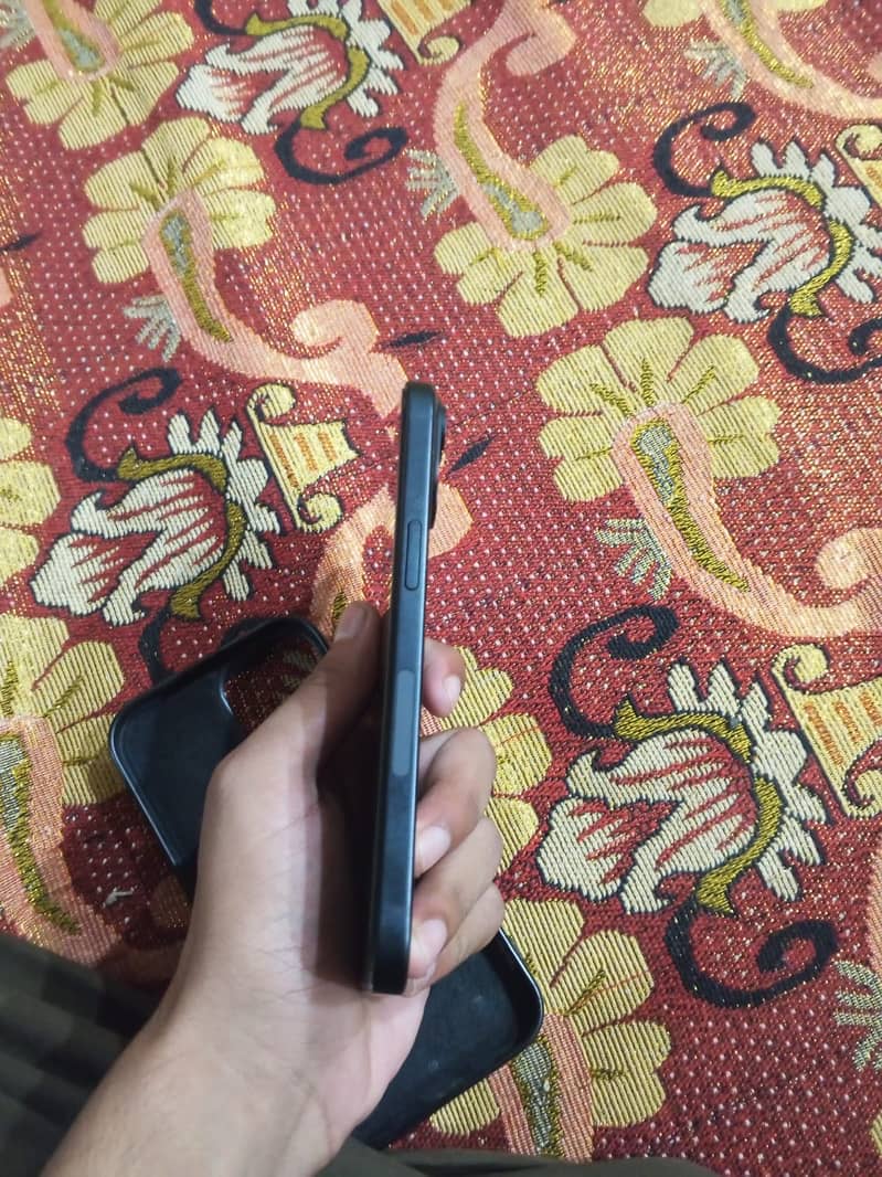 Apple iPhone 15 2