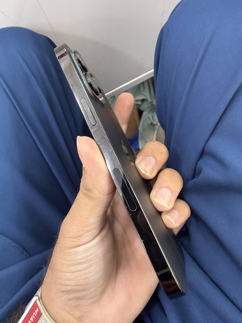 Apple iPhone 14 Pro Max 0