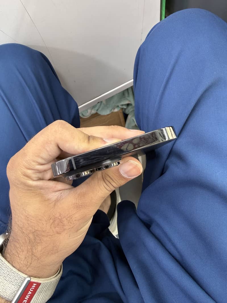 Apple iPhone 14 Pro Max 4