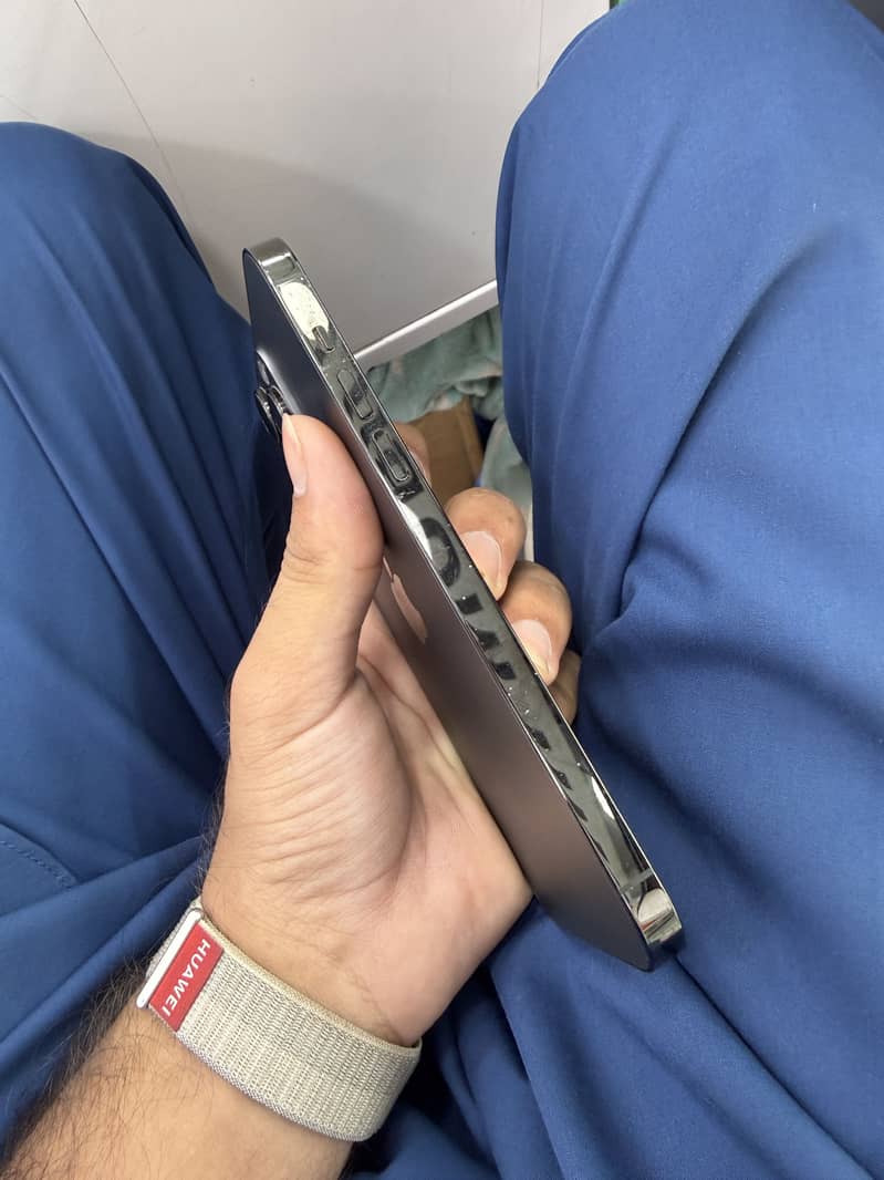 Apple iPhone 14 Pro Max 6