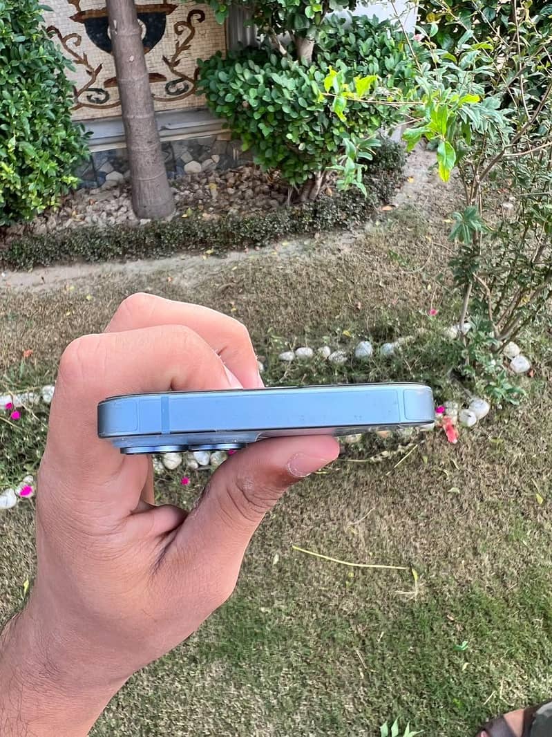 Apple iPhone 14 5