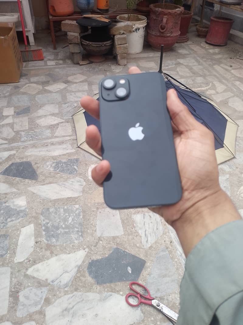 Apple iPhone 13 7