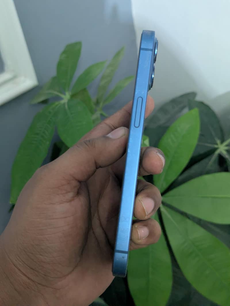 Apple iPhone 13 factory 9