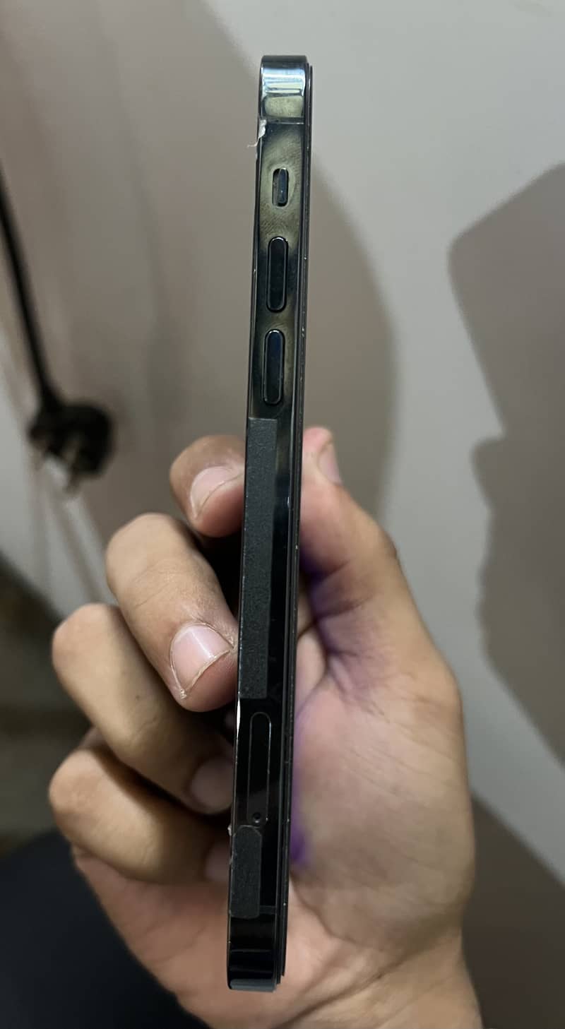Apple iPhone 12 Pro 2