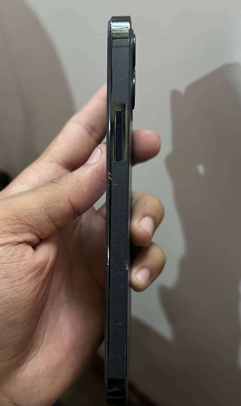 Apple iPhone 12 Pro 3