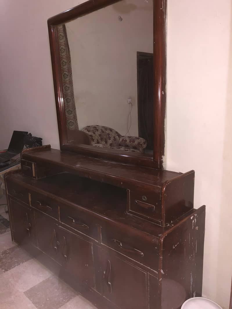 Dressing Table with Mirror 2