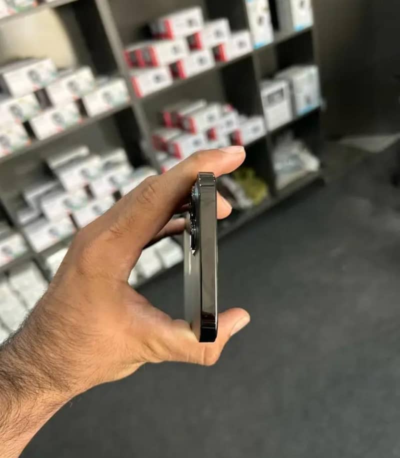 iPhone 12 Pro Max 3