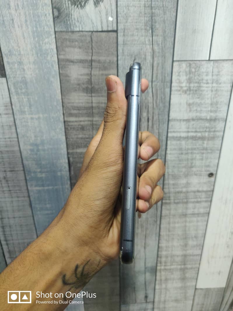 Google Pixel 8 Mint Condition 3