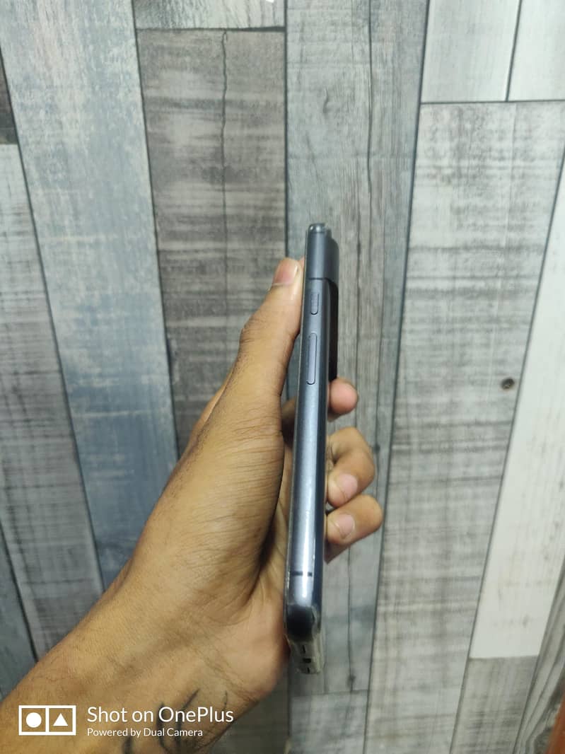 Google Pixel 8 Mint Condition 4