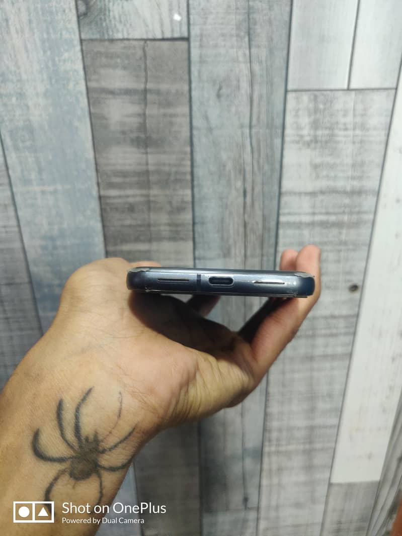 Google Pixel 8 Mint Condition 5