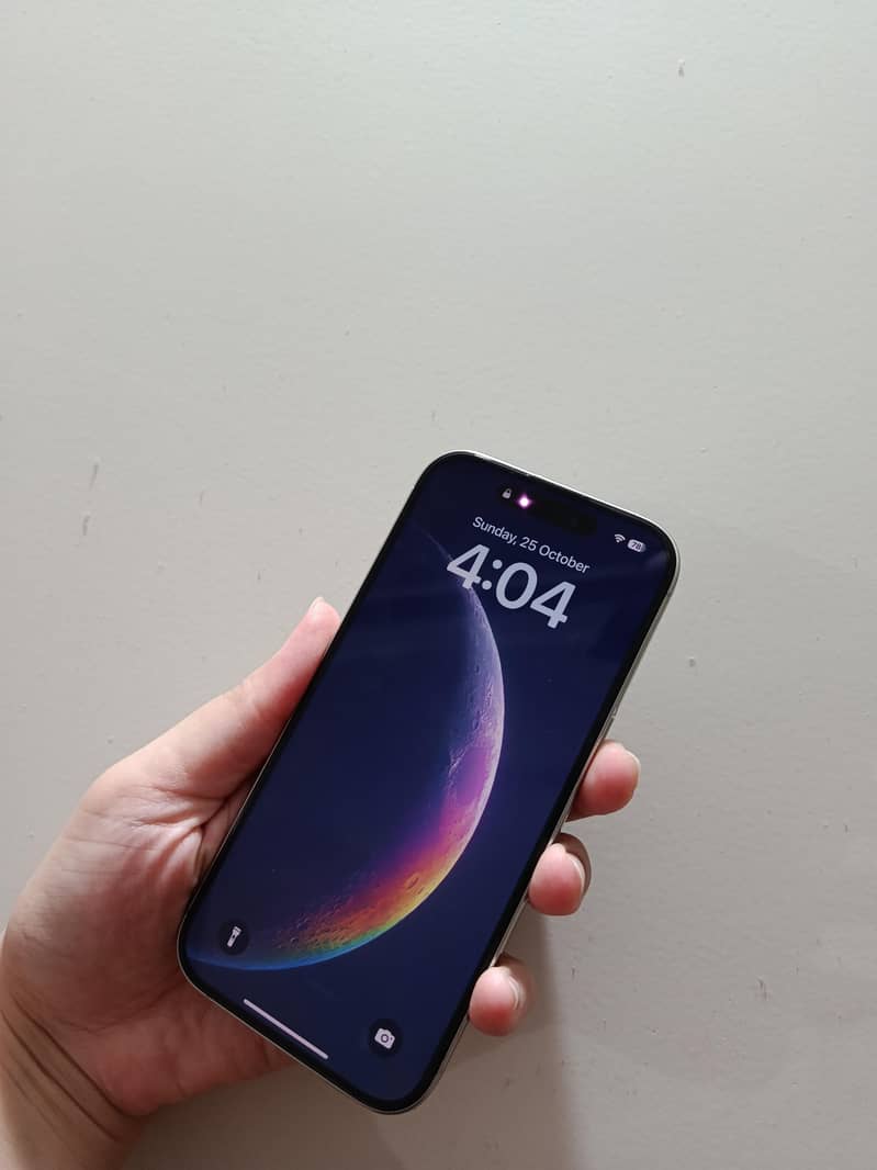 Apple iPhone 16 Pro JV 3