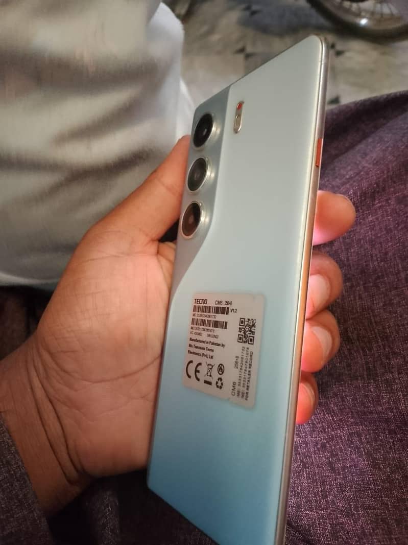 Tecno camman 40pro 0