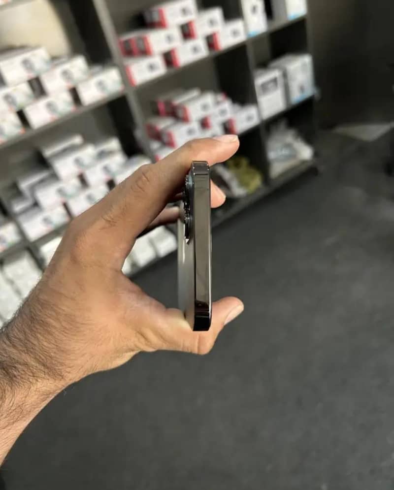iPhone 12 Pro Max 3