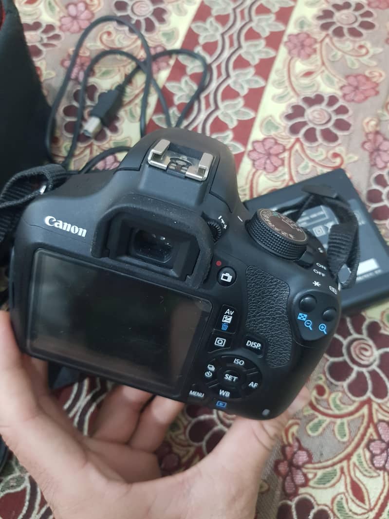 canon eos 1200D 3