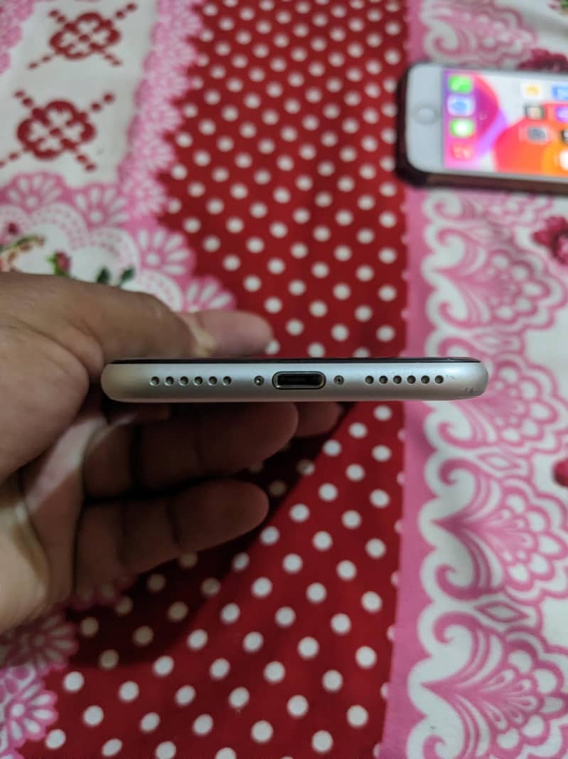 Apple iPhone SE 3